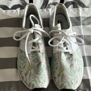 Cutest New Balance women’s sneakers